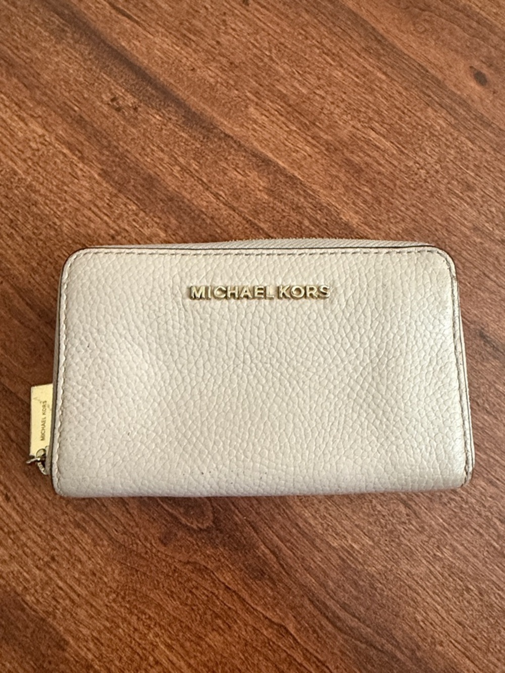 Michael Kors Pebbled Leather Zip Card Holder in Light Beige with Gold Hardware